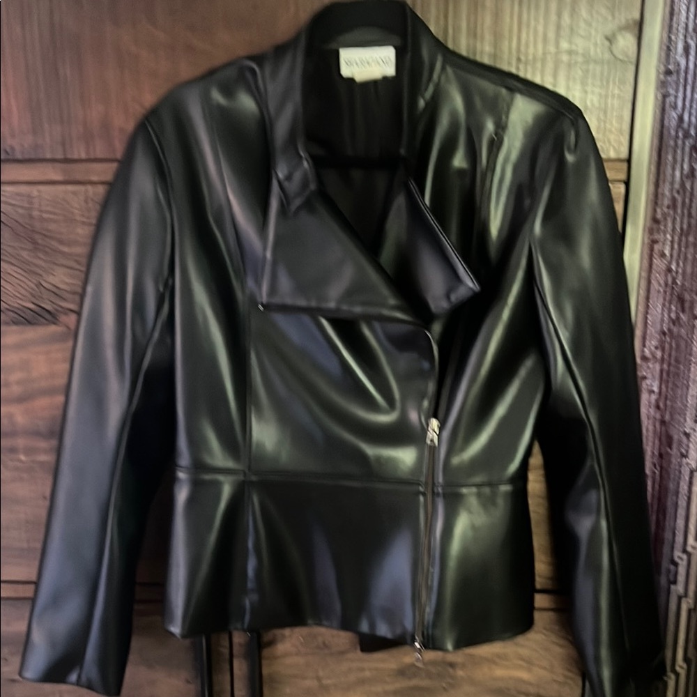 Sharagano Black faux Leather Jacket Sleek Motorcycle Style with long zipper